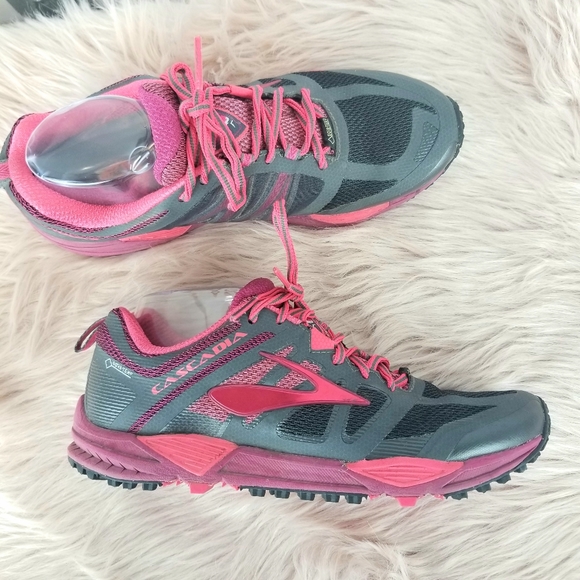 brooks cascadia pink